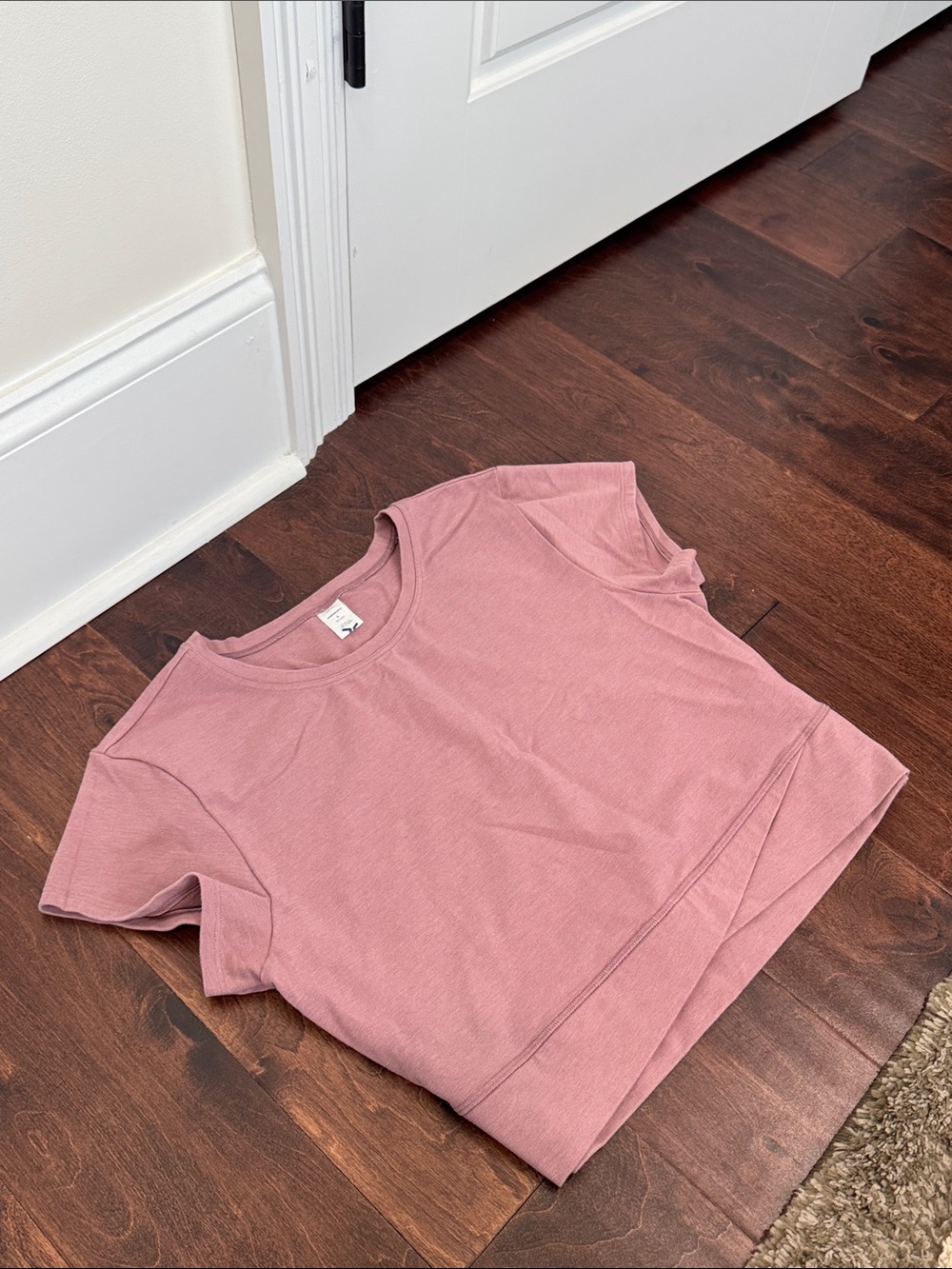 Old Navy Active Powerchill Women’s Super-Flare Pants & Cropped Crossover Tee - Picture 11 of 11